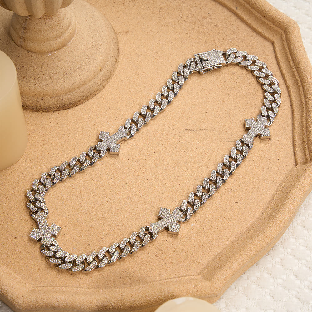 Christianartworkshop Collana con croce a maglie cubane tempestata di diamanti: emblema di audace forza celeste - image 1