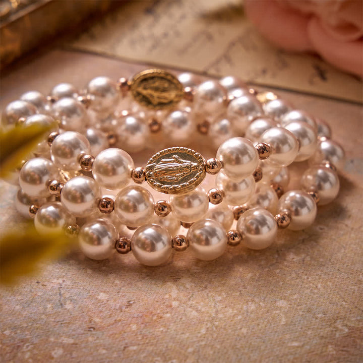 Christianartworkshop Bracciale rosario con perle a più anelli e medaglia della Madonna in rilievo: emblema della dolce misericordia celeste. - image 8