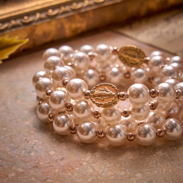 Christianartworkshop Bracciale rosario con perle a più anelli e medaglia della Madonna in rilievo: emblema della dolce misericordia celeste. - image 9