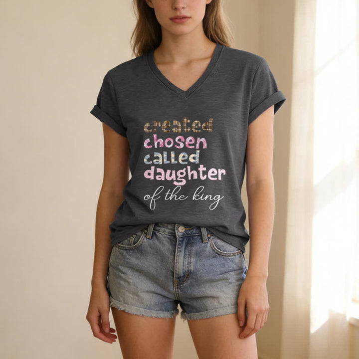 Christianartworkshop T-shirt da donna con scollo a V color grigio antracite con grafica Chosen Daughter - image 1