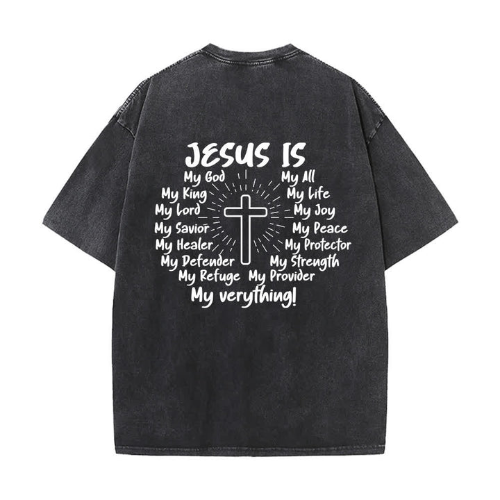 Christianartworkshop T-shirt oversize lavata con stampa sul retro "Gesù è la croce". - image 1