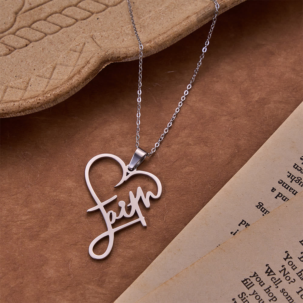 Christianartworkshop Collana con ciondolo a forma di cuore traforato con scritta "Faith": emblema di una speranza celeste duratura. - image 2