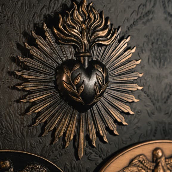 Christianartworkshop Quadro da parete in resina con Sacro Cuore a Fiamma: Emblema di Eterna Radianza Celeste - Nero - image 0