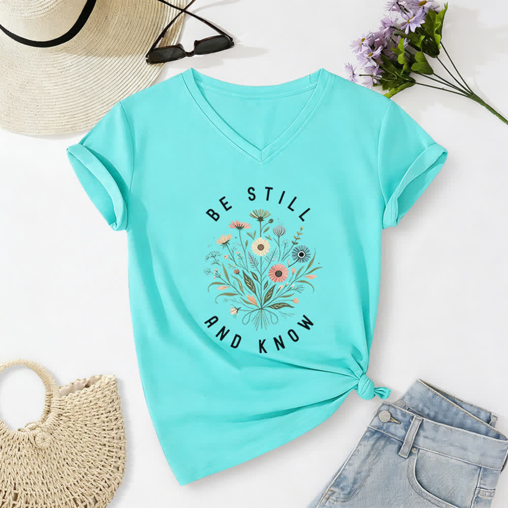 Christianartworkshop Maglietta da donna con scollo a V e orlo con nodo floreale "Be Still And Know" - Blu - 2XL - image 22