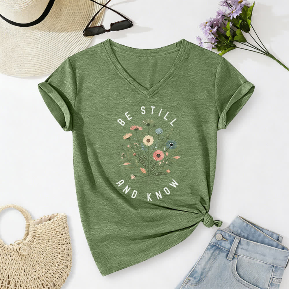 Christianartworkshop Maglietta da donna con scollo a V e orlo con nodo floreale "Be Still And Know" - Verde - 2XL - image 24