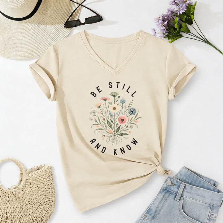 Christianartworkshop Maglietta da donna con scollo a V e orlo con nodo floreale "Be Still And Know" - Beige - 2XL - image 6