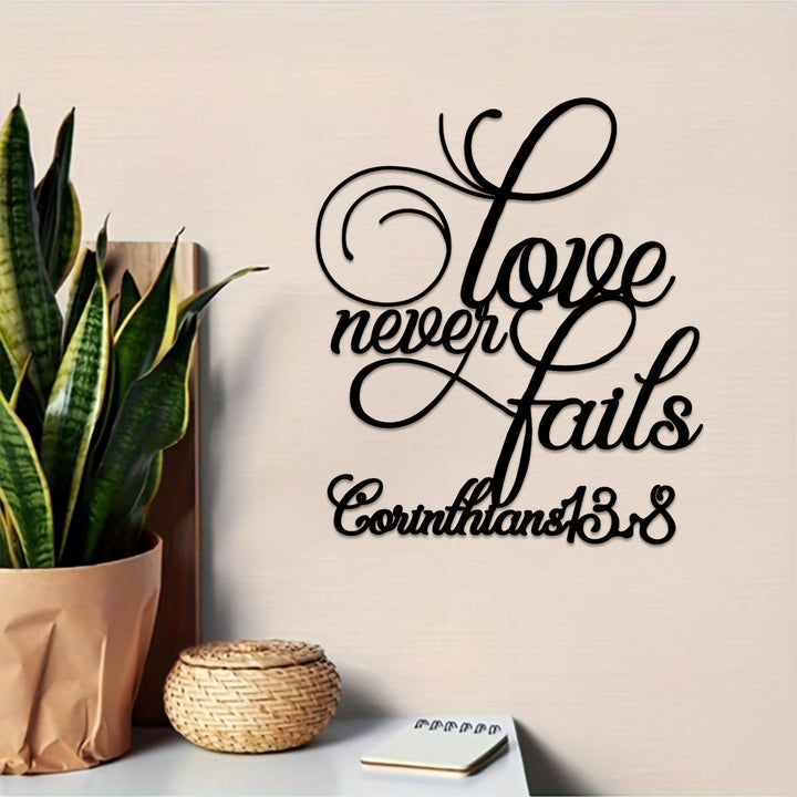 Decorazione da parete in metallo Christianartworkshop Flourish Script Love Never Fails: emblema dell'eterno affetto celeste. - image 2