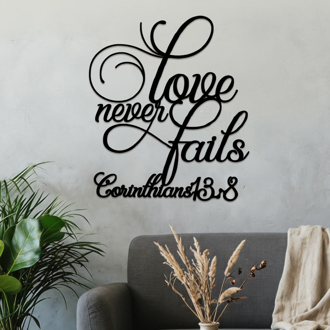 Decorazione da parete in metallo Christianartworkshop Flourish Script Love Never Fails: emblema dell'eterno affetto celeste. - image 3