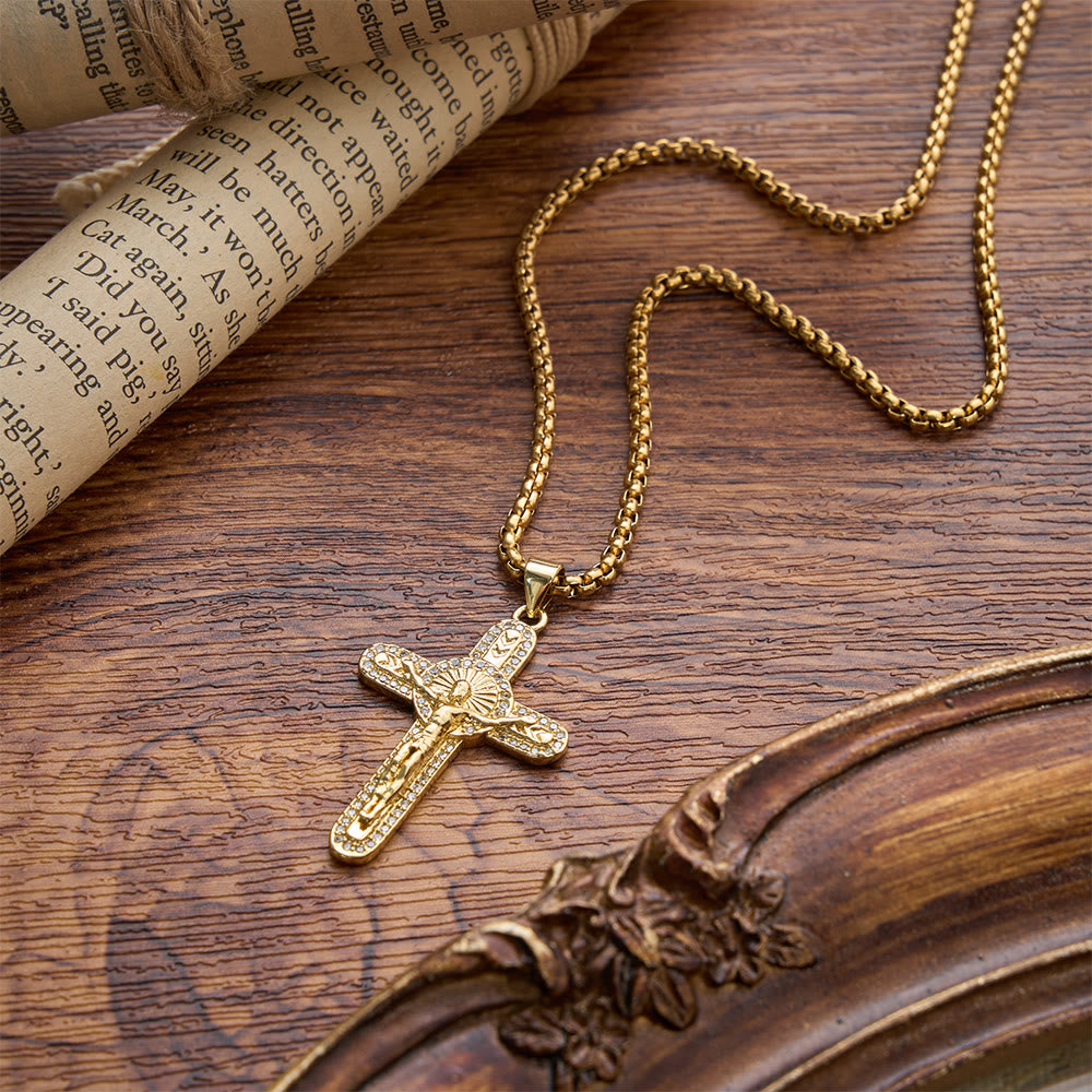 Collana con crocifisso e catena a maglie con cristalli scintillanti Christianartworkshop : emblema di un amore sacrificale senza tempo. - image 1