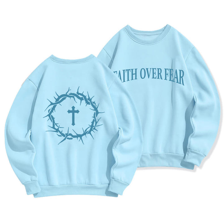 Christianartworkshop Felpa girocollo foderata in pile con grafica a croce "Faith Over Fear" - Blu - 2XL - image 9