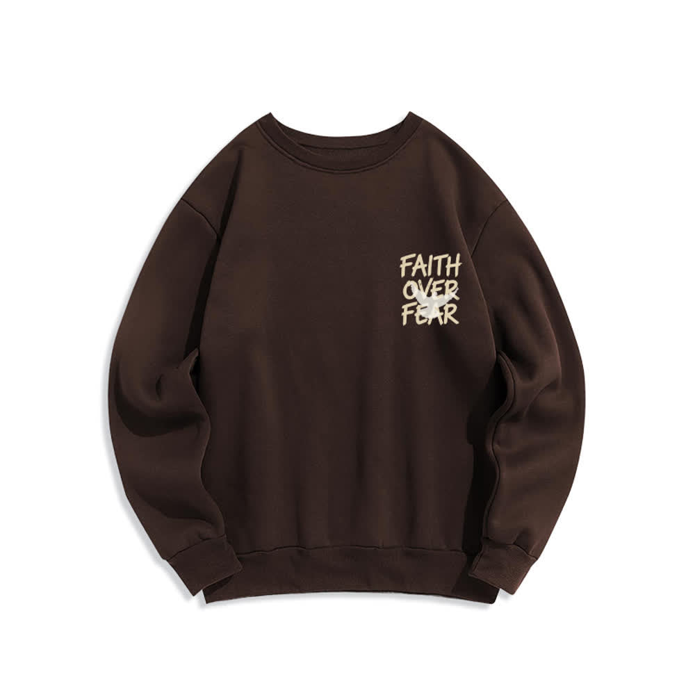 Christianartworkshop Felpa girocollo oversize con grafica "Faith Over Fear" e colomba. - image 11