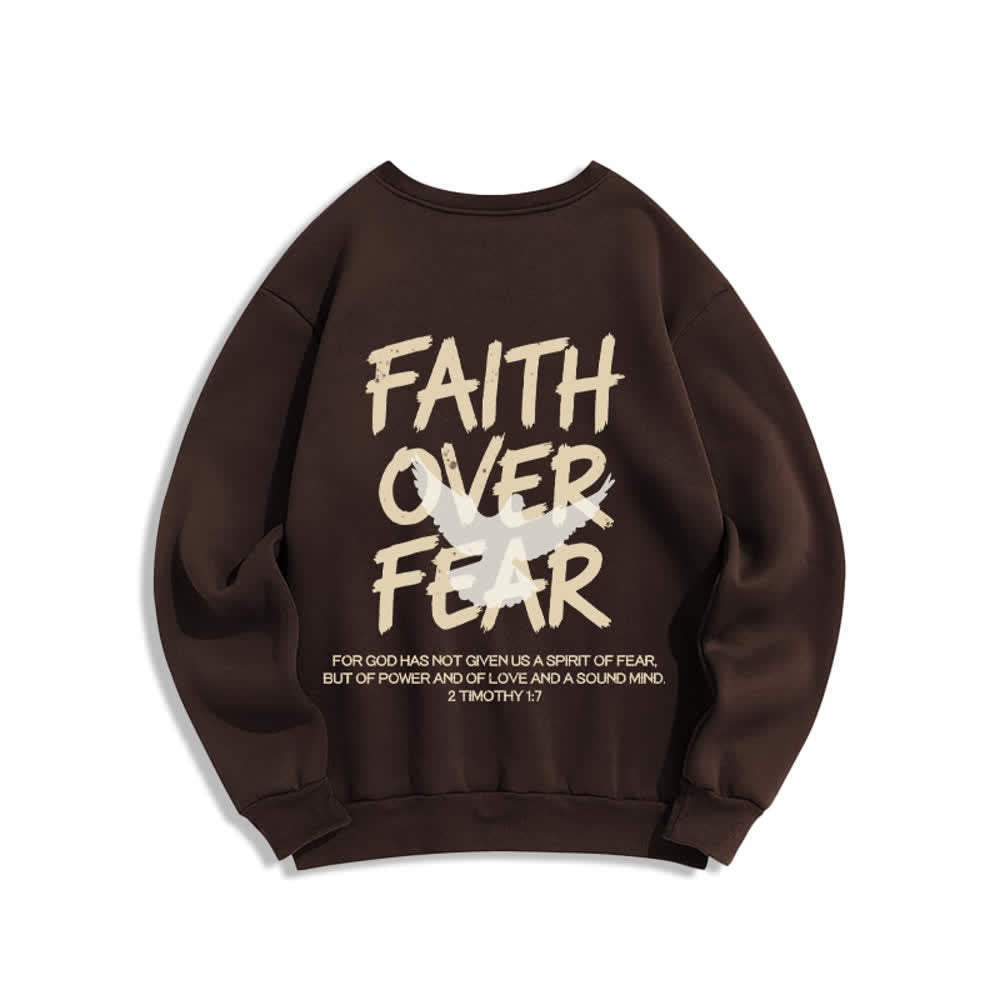 Christianartworkshop Felpa girocollo oversize con grafica "Faith Over Fear" e colomba. - image 10