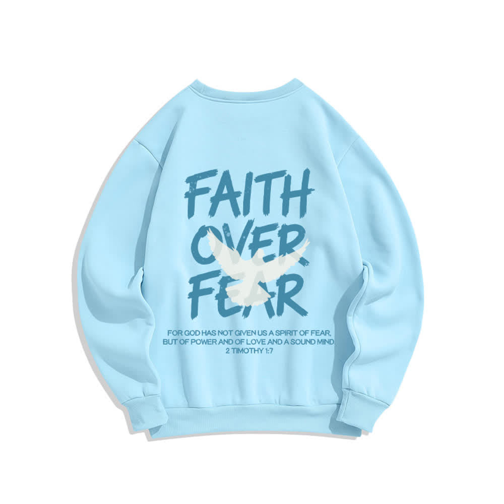 Christianartworkshop Felpa girocollo oversize con grafica "Faith Over Fear" e colomba. - image 13