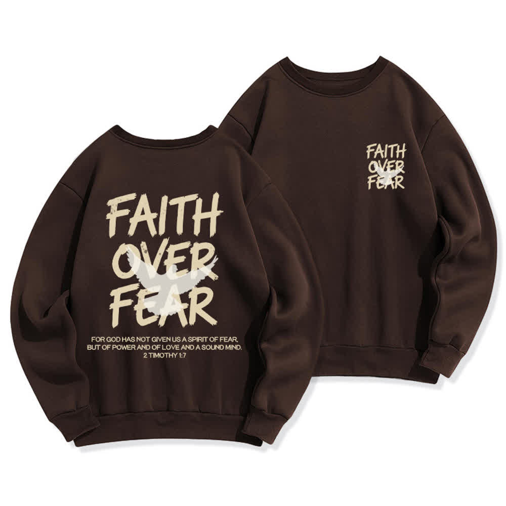 Christianartworkshop Felpa girocollo oversize con grafica "Faith Over Fear" e colomba. - Marrone - 2XL - image 9