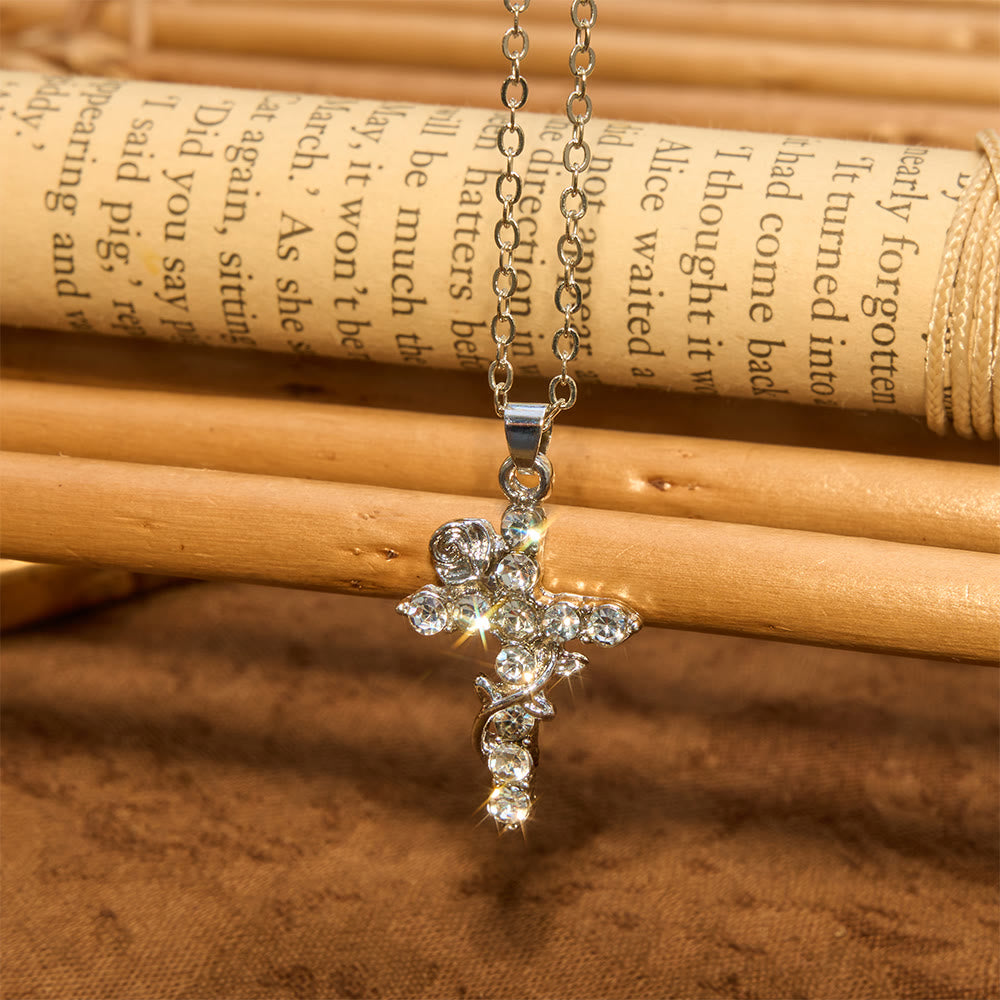 Collana con ciondolo a croce con rosa e vite di cristallo Christianartworkshop : simbolo di dolce misericordia celeste - image 9