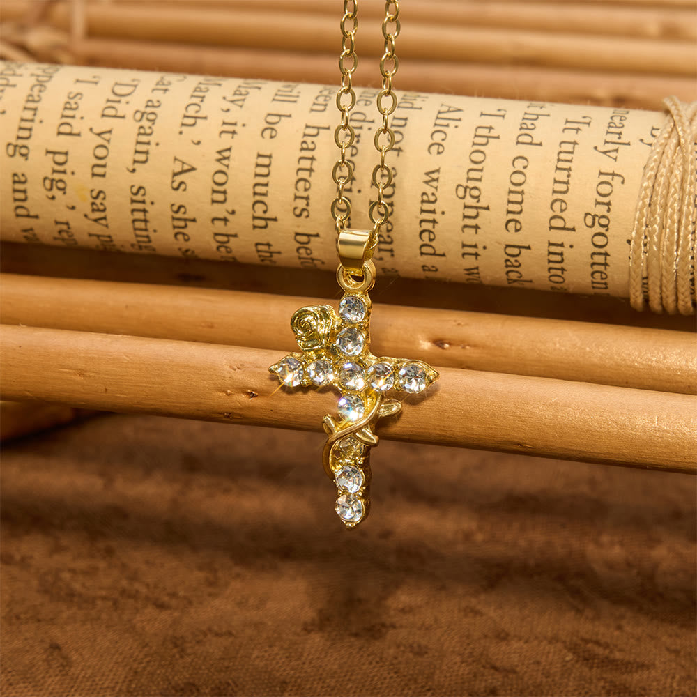 Collana con ciondolo a croce con rosa e vite di cristallo Christianartworkshop : simbolo di dolce misericordia celeste - image 5