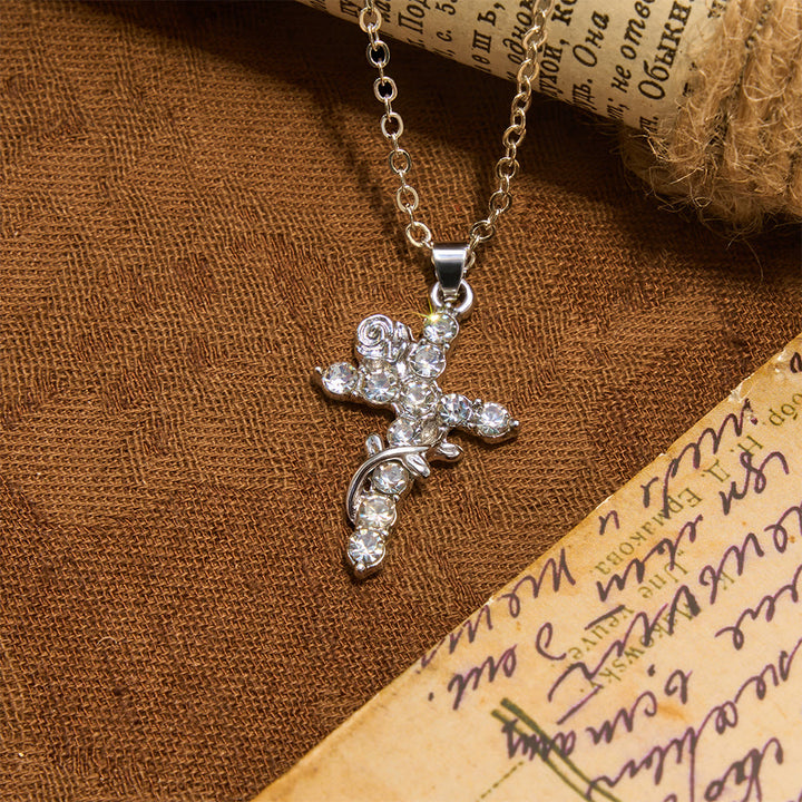 Collana con ciondolo a croce con rosa e vite di cristallo Christianartworkshop : simbolo di dolce misericordia celeste - Argento - image 6
