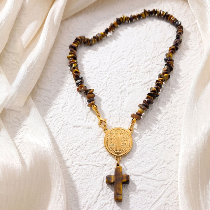 Christianartworkshop Collana rustica con perline di pietra e croce in pietra massiccia: simbolo di devozione silenziosa e incrollabile. - image 3