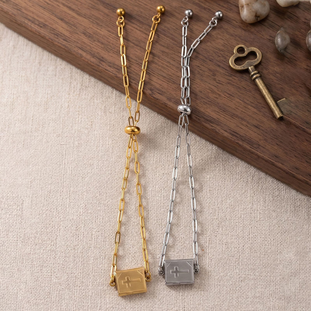 Christianartworkshop Bracciale con ciondolo a forma di libro e cerniera, con incisione "Fede Interiore": simbolo di serena e duratura fiducia. - image 2