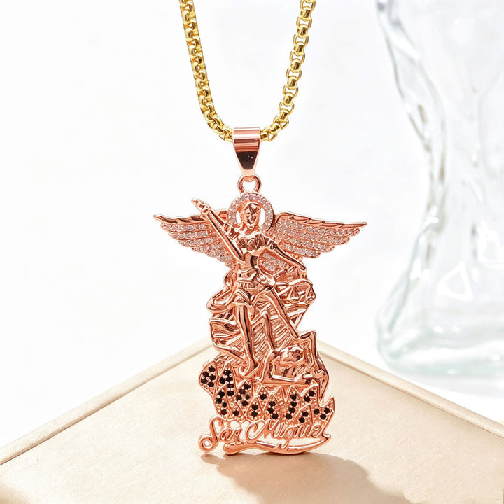 Christianartworkshop Collana con ciondolo di San Michele Arcangelo, zirconi incastonati, angelo custode - Ciondolo Arcangelo in oro rosa con pietre nere - image 8