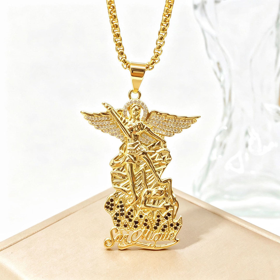Christianartworkshop Collana con ciondolo di San Michele Arcangelo, zirconi incastonati, angelo custode - Ciondolo Arcangelo in oro con pietre nere - image 10