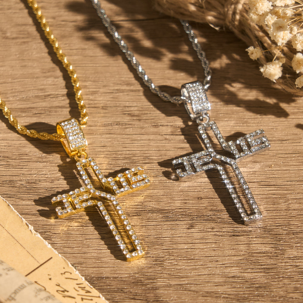 Christianartworkshop Collana con croce di Gesù a scritta cava e pietre incastonate: simbolo di fede incrollabile - image 1