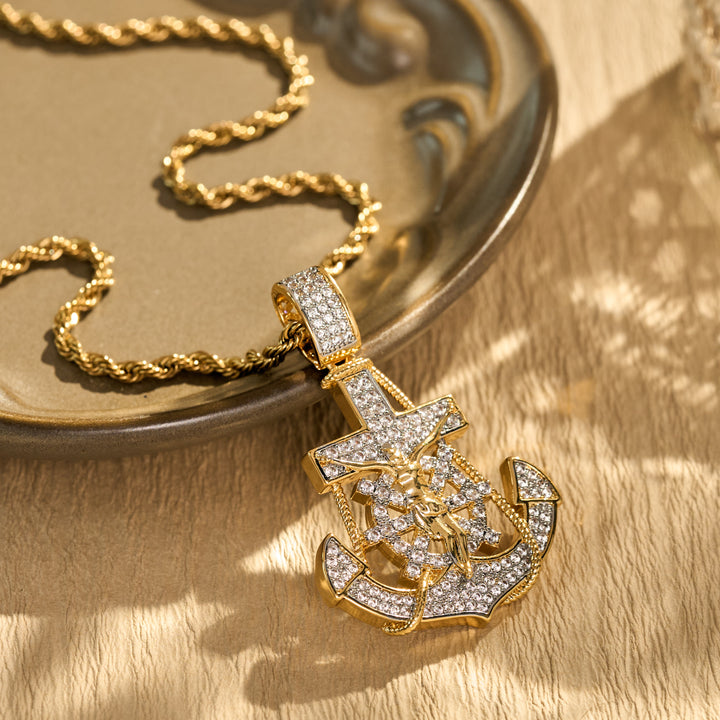 Christianartworkshop Collana con ciondolo a forma di timone e crocifisso con ancora interamente tempestata di pietre: emblema di incrollabile speranza celeste - Crocifisso - image 0