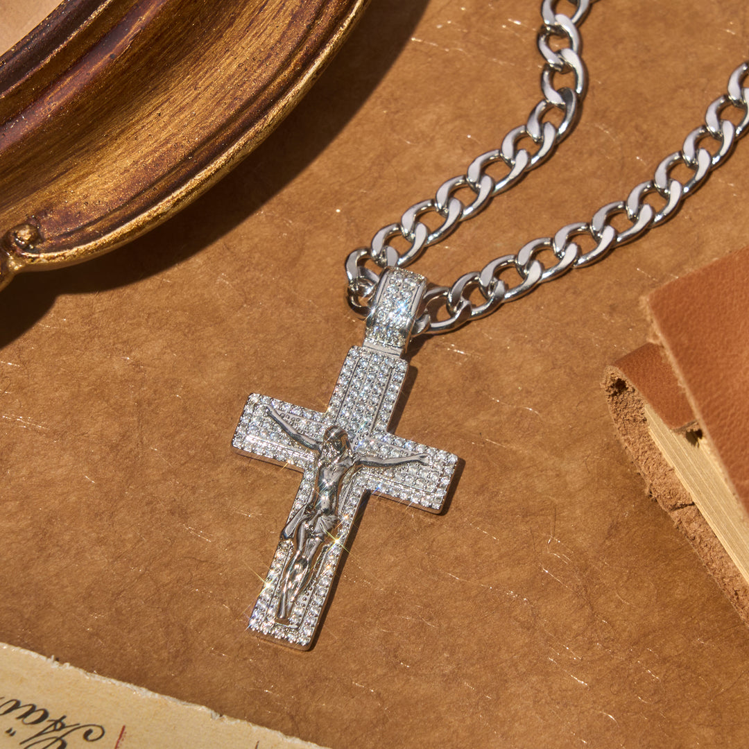 Collana con crocifisso Glam Bling Christianartworkshop : un talismano indossabile di grazia celeste senza tempo. - image 2
