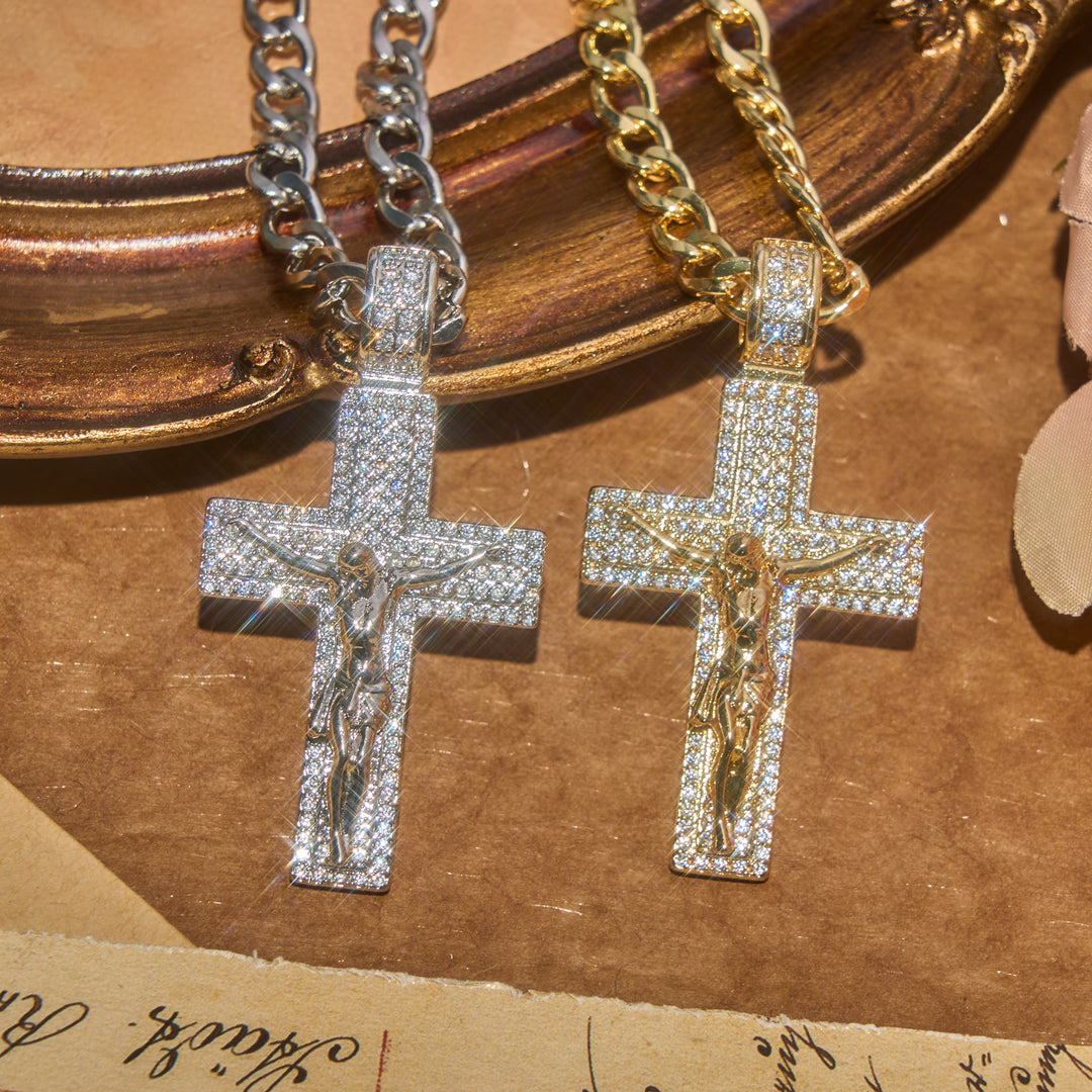 Collana con crocifisso Glam Bling Christianartworkshop : un talismano indossabile di grazia celeste senza tempo. - image 0