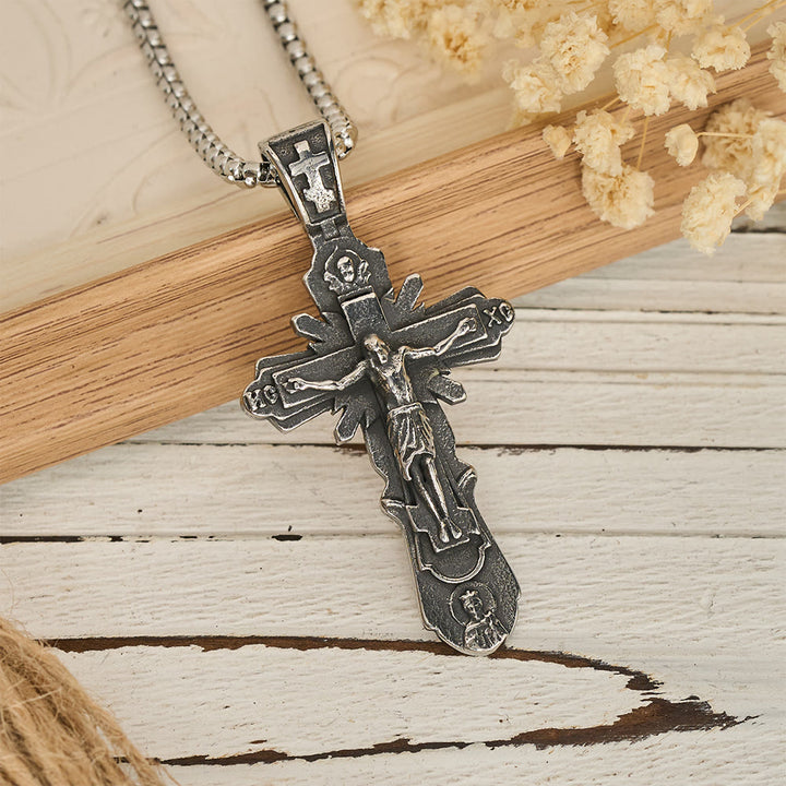 Christianartworkshop Collana con ciondolo a crocifisso con figura in rilievo: simbolo di un rifugio sacro permanente - Crocifisso - image 0