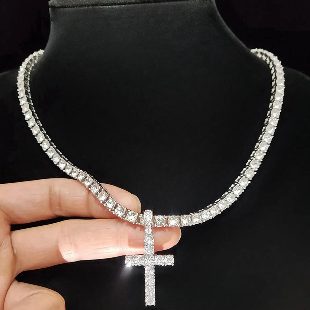 Christianartworkshop Collana con croce a doppio strato tempestata di diamanti: emblema di radiosa benedizione celeste. - image 10