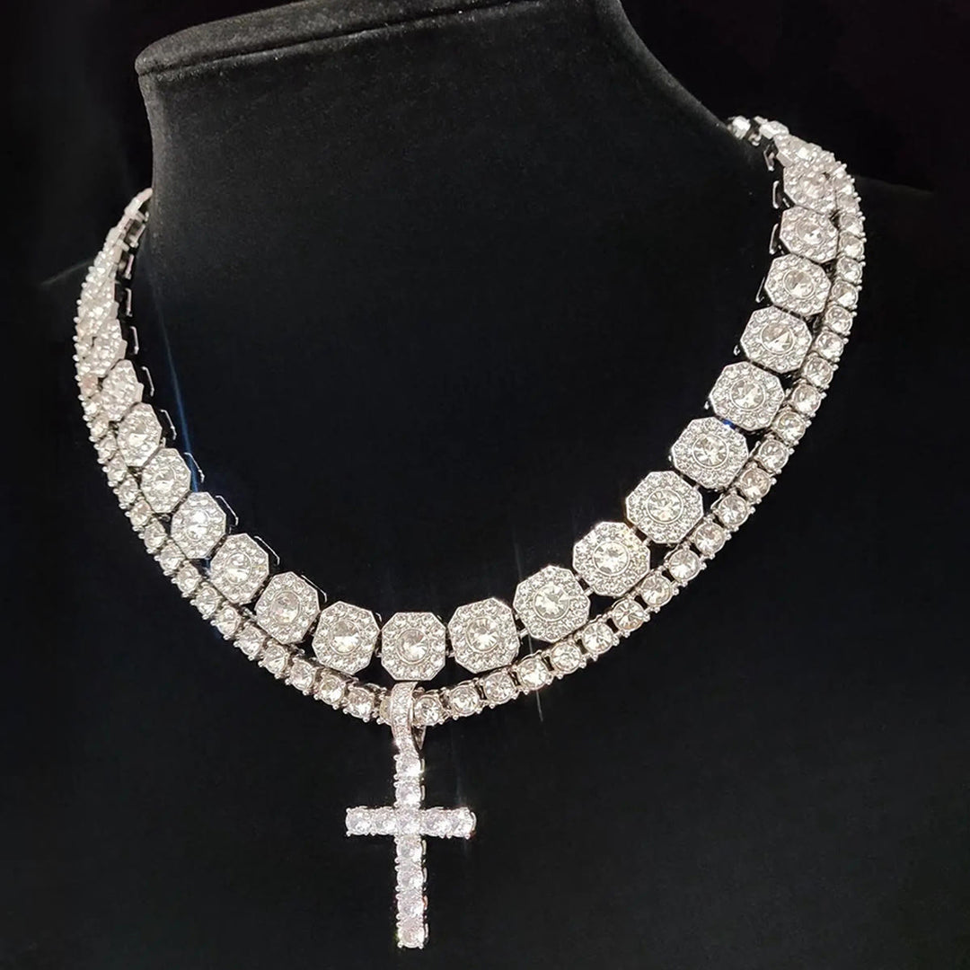 Christianartworkshop Collana con croce a doppio strato tempestata di diamanti: emblema di radiosa benedizione celeste. - image 8