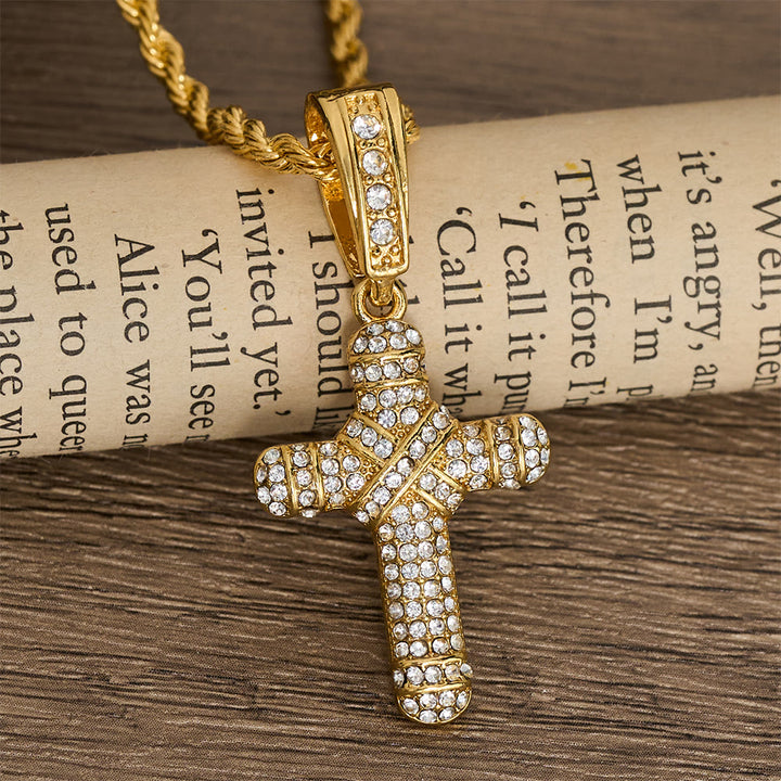 Christianartworkshop Collana con croce a catena a corda tempestata di diamanti: emblema di grazia celeste senza tempo - image 3