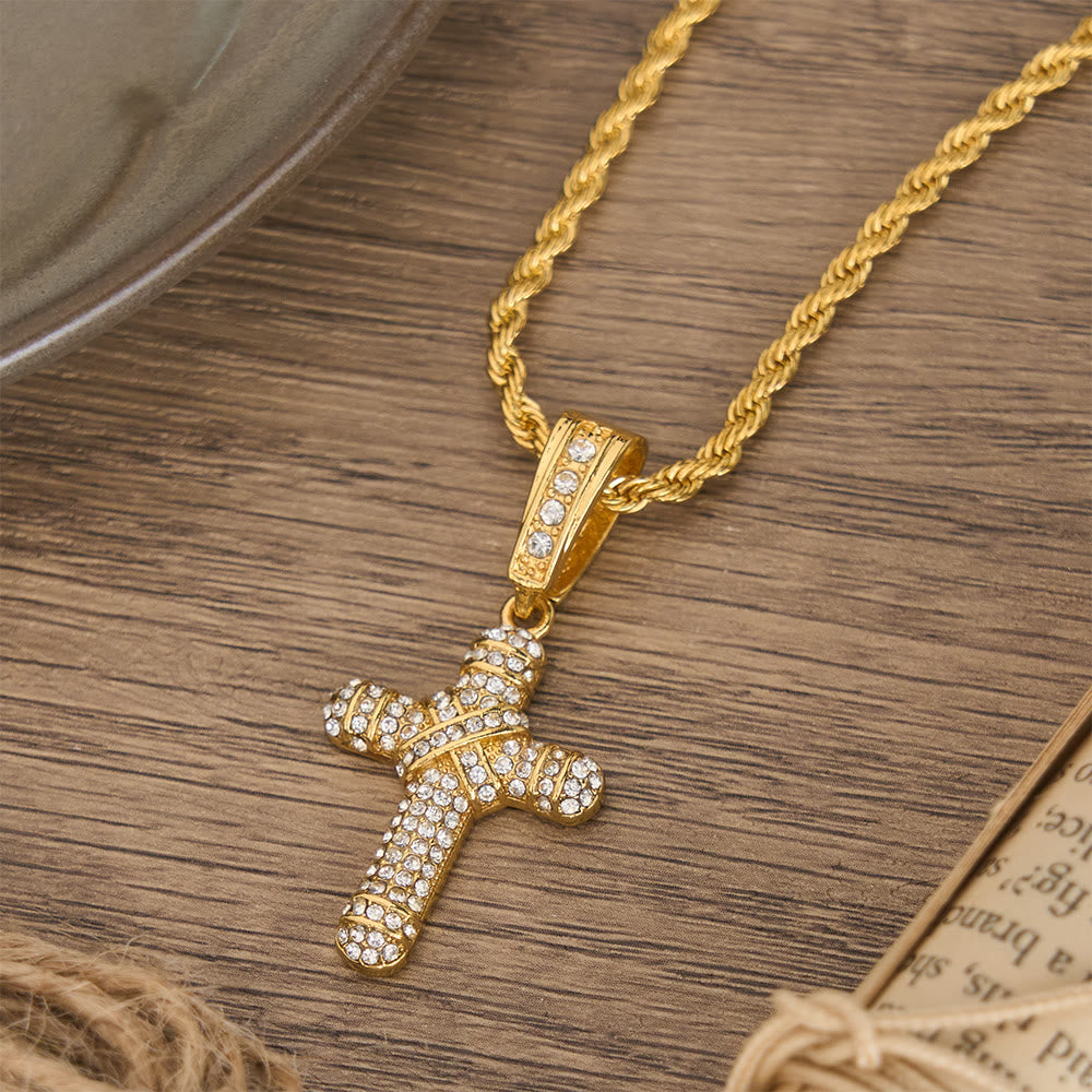 Christianartworkshop Collana con croce a catena a corda tempestata di diamanti: emblema di grazia celeste senza tempo - image 2