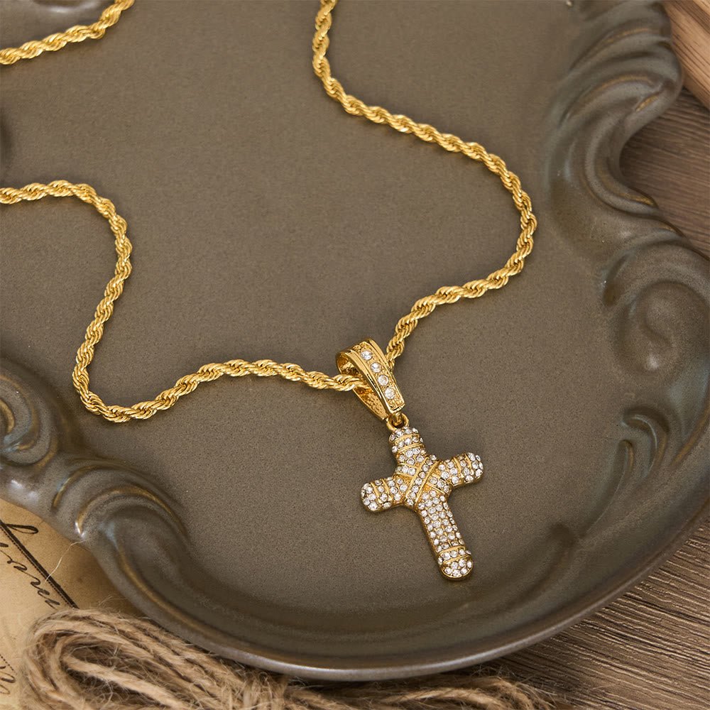 Christianartworkshop Collana con croce a catena a corda tempestata di diamanti: emblema di grazia celeste senza tempo - D'oro - image 1