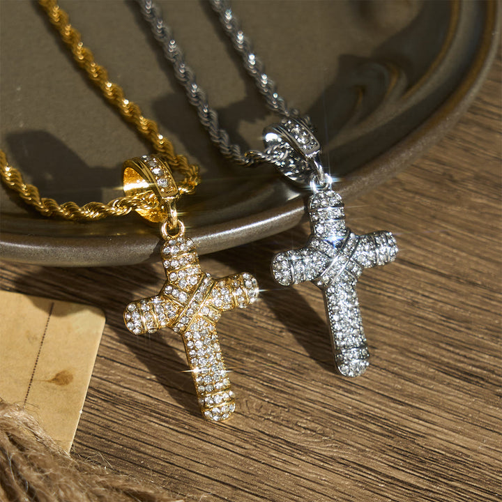 Christianartworkshop Collana con croce a catena a corda tempestata di diamanti: emblema di grazia celeste senza tempo - image 0