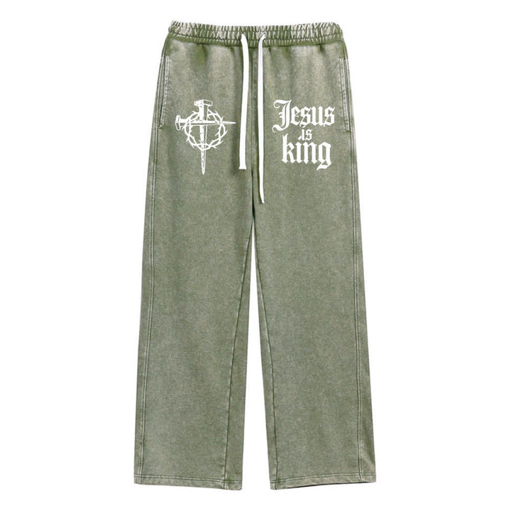Christianartworkshop Pantaloni della tuta lavati con croce gotica a chiodi e scritta "Gesù è re" - Verde militare - XL - image 6