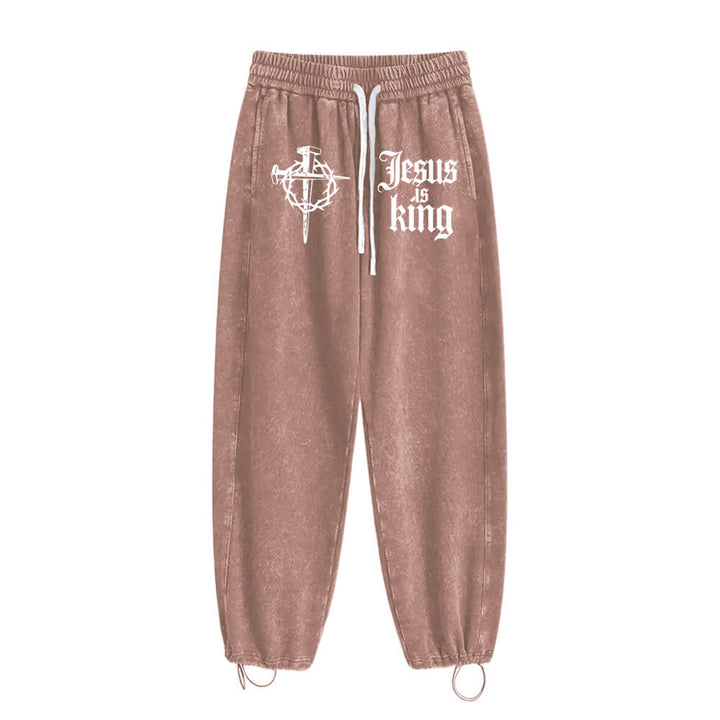 Christianartworkshop Pantaloni della tuta lavati con croce gotica a chiodi e scritta "Gesù è re" - image 10