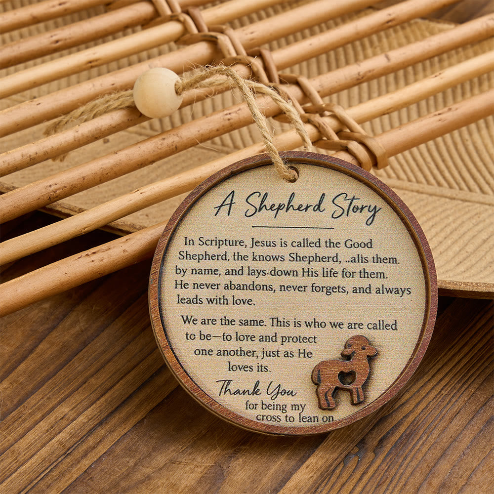 Christianartworkshop Ornamento rotondo in legno stratificato "A Shepherd Story": emblema di tenera e amorevole guida. - image 1