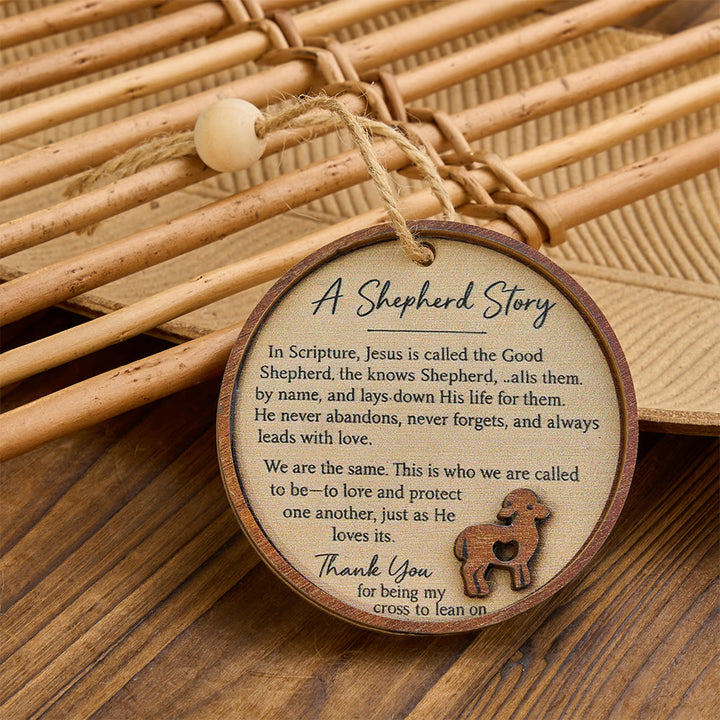 Christianartworkshop Ornamento rotondo in legno stratificato "A Shepherd Story": emblema di tenera e amorevole guida. - image 1