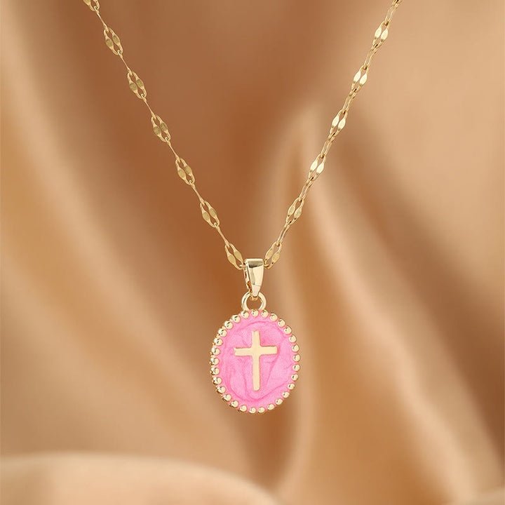 Christianartworkshop Collana ovale con croce in smalto e castone testurizzato: simbolo di calma e serenità celeste. - Rosa - image 6