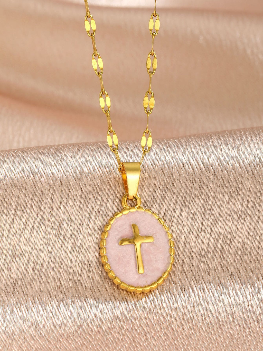 Christianartworkshop Collana ovale con croce in smalto e castone testurizzato: simbolo di calma e serenità celeste. - image 7