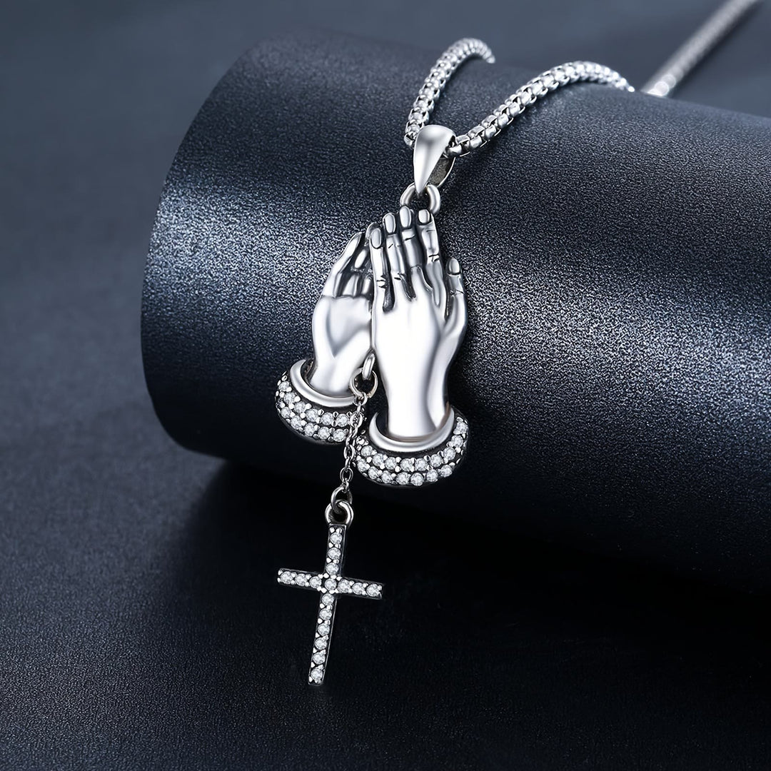 Christianartworkshop Collana con croce a mani giunte in preghiera e decorazioni in cristallo: simbolo di pace celeste - Argento - image 0