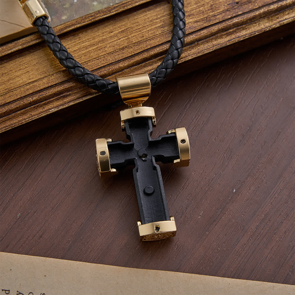 Collana con ciondolo a forma di crocifisso di Gesù in lega nera e oro, stile lussuoso, Christianartworkshop. - image 1