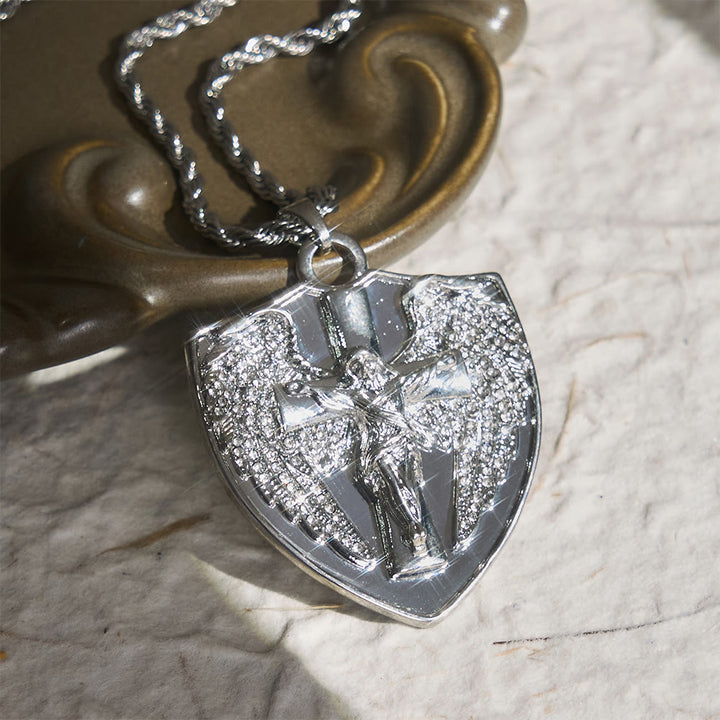 Christianartworkshop Collana con ciondolo a forma di crocifisso con scudo e pietra scintillante: simbolo di conforto divino - Argento - image 3