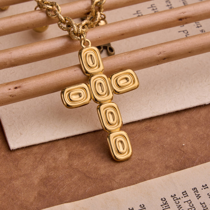 Christianartworkshop Collana con croce pendente multipla dalla texture artigianale: simbolo di aspirazione spirituale - image 6