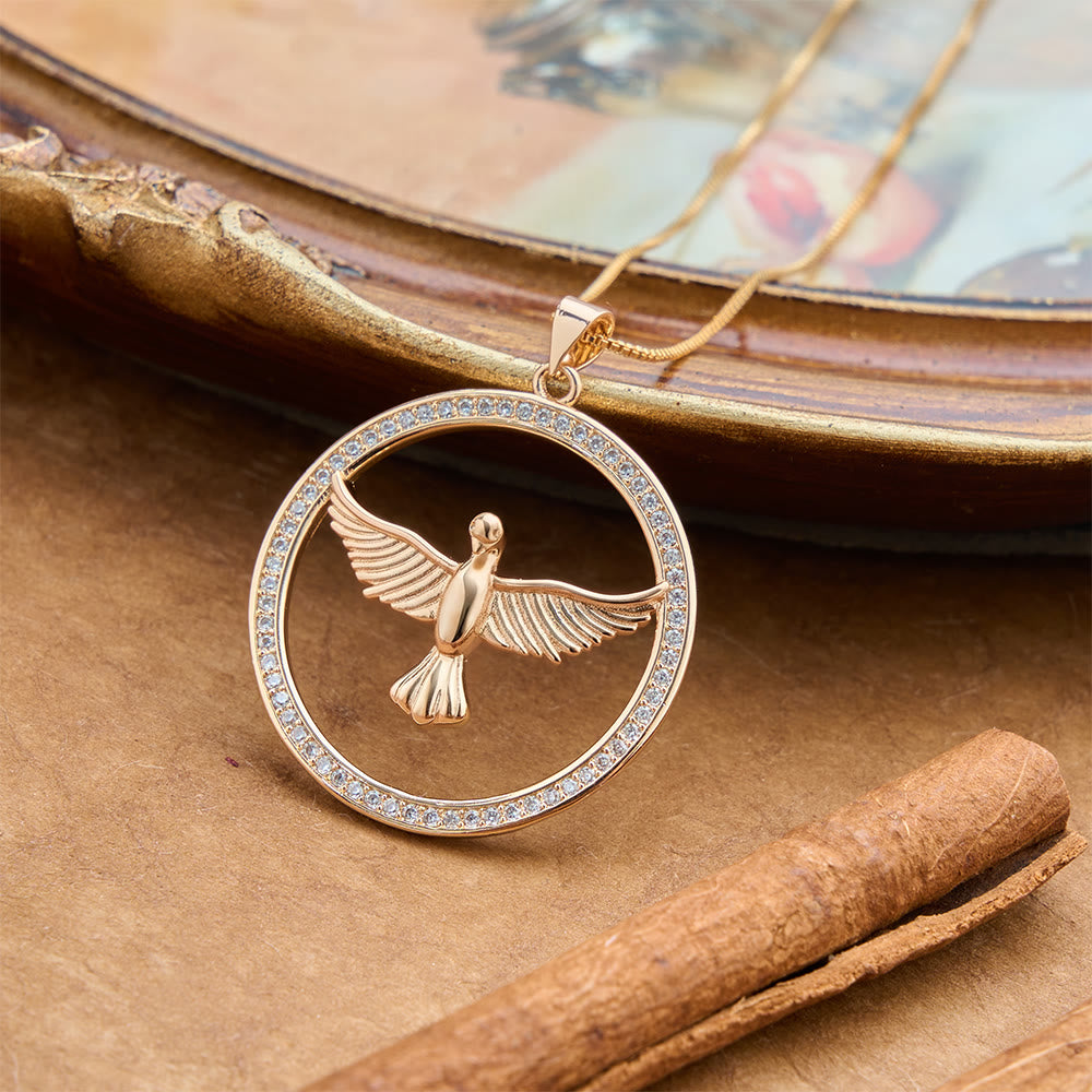 Christianartworkshop Collana con cerchio a forma di colomba dello Spirito Santo, impreziosita da pavé scintillanti: emblema di calore spirituale. - image 2