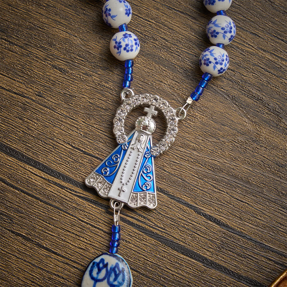 Christianartworkshop Rosario in porcellana blu e bianca della Madonna di Aparecida: un ricordo prezioso per la preghiera solenne. - image 8
