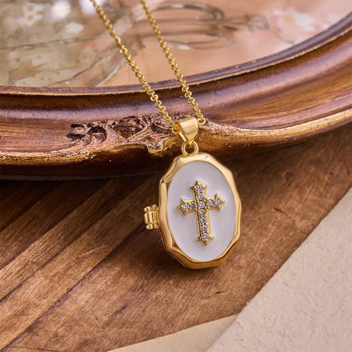 Collana con ciondolo a croce apribile e intarsio in madreperla Christianartworkshop : un ricordo dell'amore divino. - Bianco - image 2