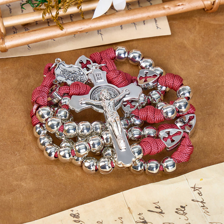 Christianartworkshop Robusto rosario in paracord con crocifisso scolpito: totem di perenne fortificazione divina. - Rosso - image 0